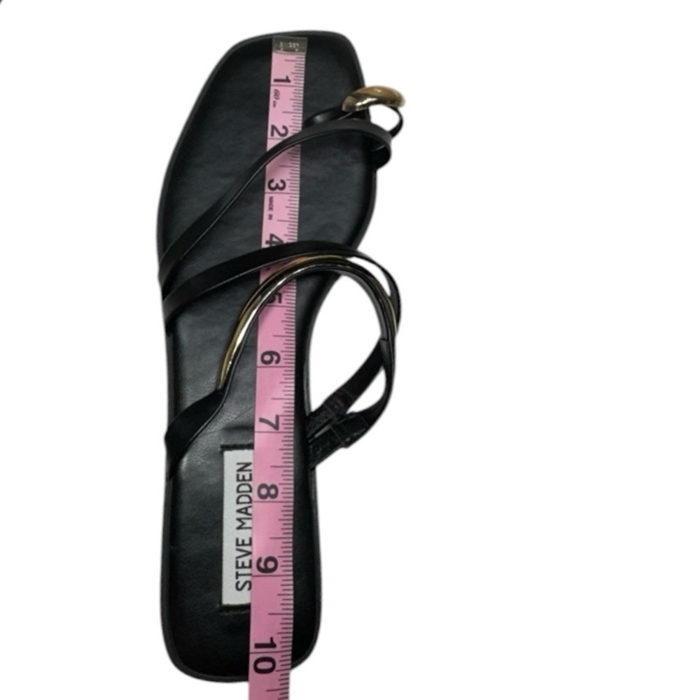Steve Madden Amosa Black Faux Leather Strappy with Toe Ring Flat Sandals Size 10 - Picture 6 of 9